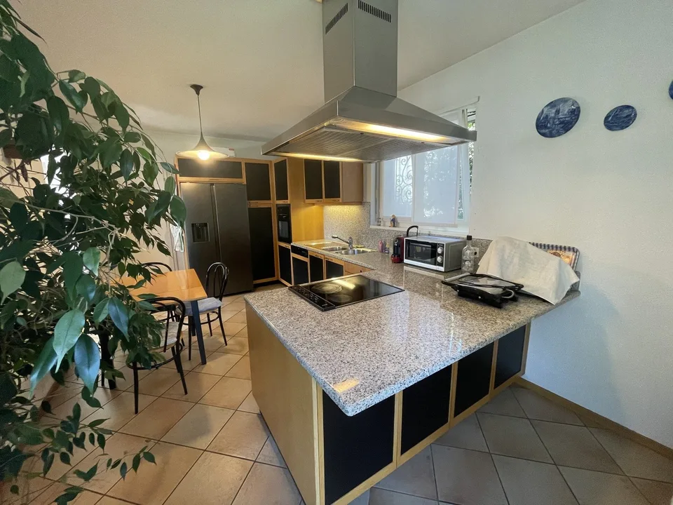 BELLA CASA PANORAMICA 5.5 CON DOPPIO POSTEGGIO