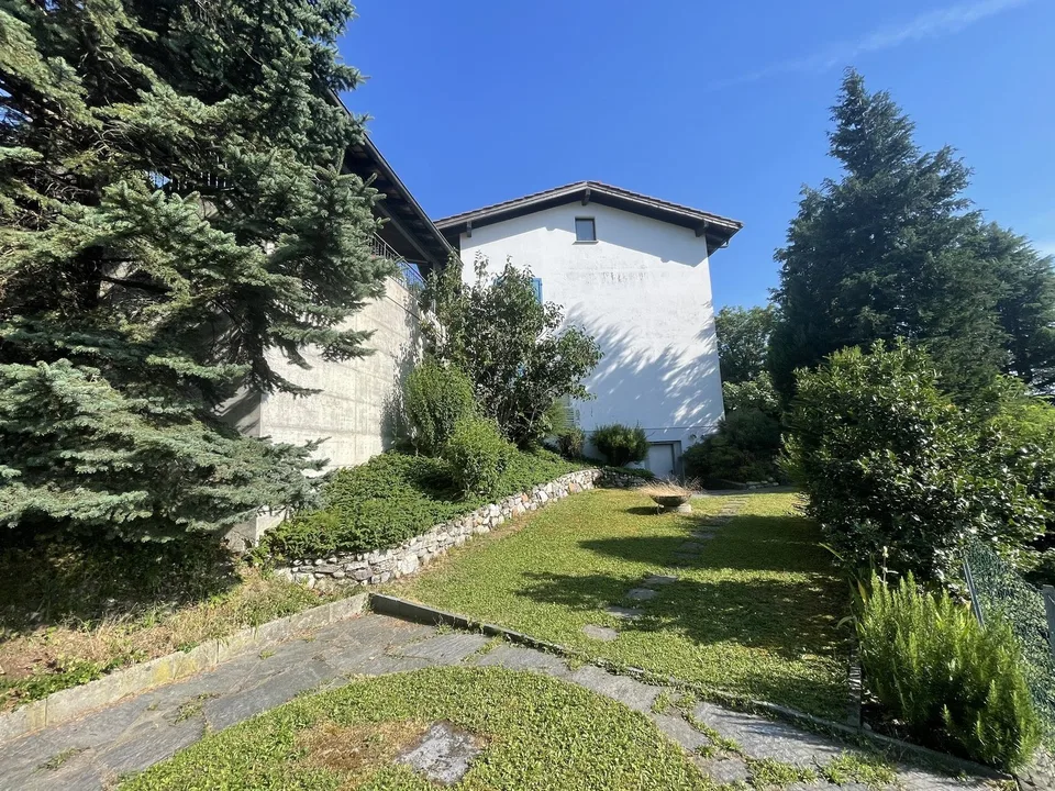 BELLA CASA PANORAMICA 5.5 CON DOPPIO POSTEGGIO