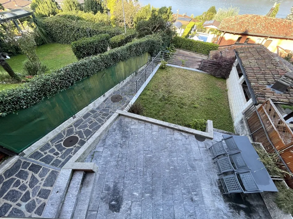 INTERESSANTE CASA 4.5 CON INCANTEVOLE VISTA LAGO