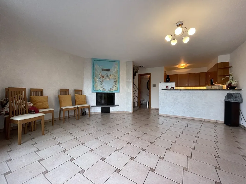INTERESSANTE CASA 4.5 CON INCANTEVOLE VISTA LAGO