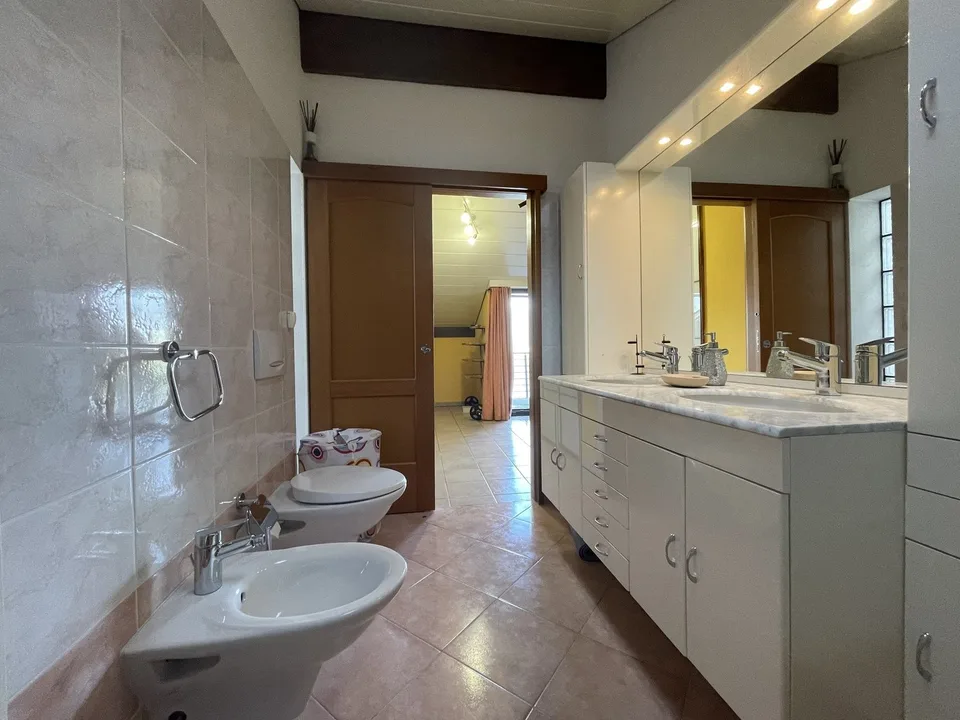 INTERESSANTE CASA 4.5 CON INCANTEVOLE VISTA LAGO