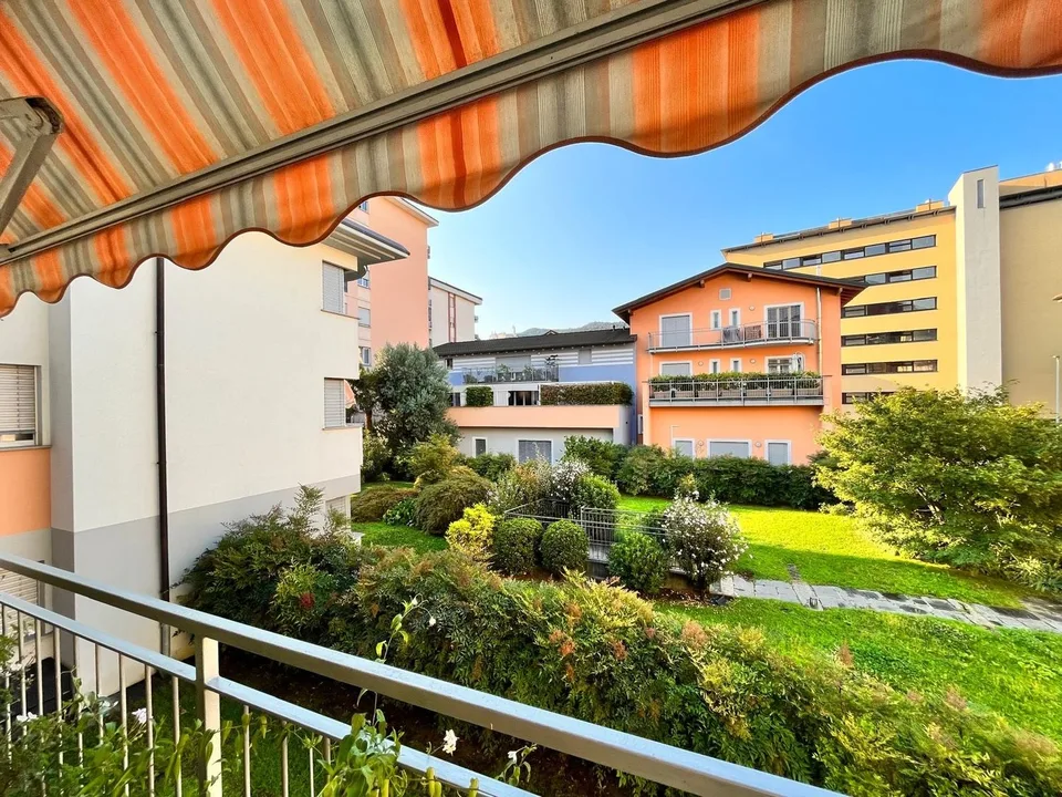 ELEGANTE ED AMPIO APPARTAMENTO 2.5 CON GRANDE POSTEGGIO