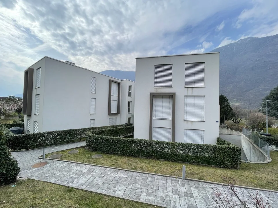 Appartement moderne et spacieux 2.5 pièces avec deux places de parking intérieures
