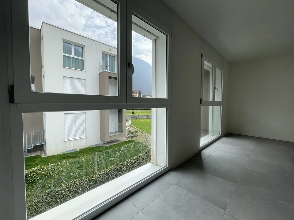 Appartement moderne et spacieux 2.5 pièces avec deux places de parking intérieures