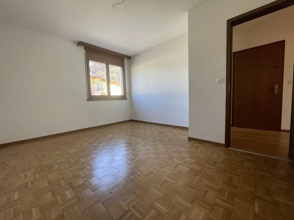 Appartement spacieux 2.5 pièces avec jardin rénové
