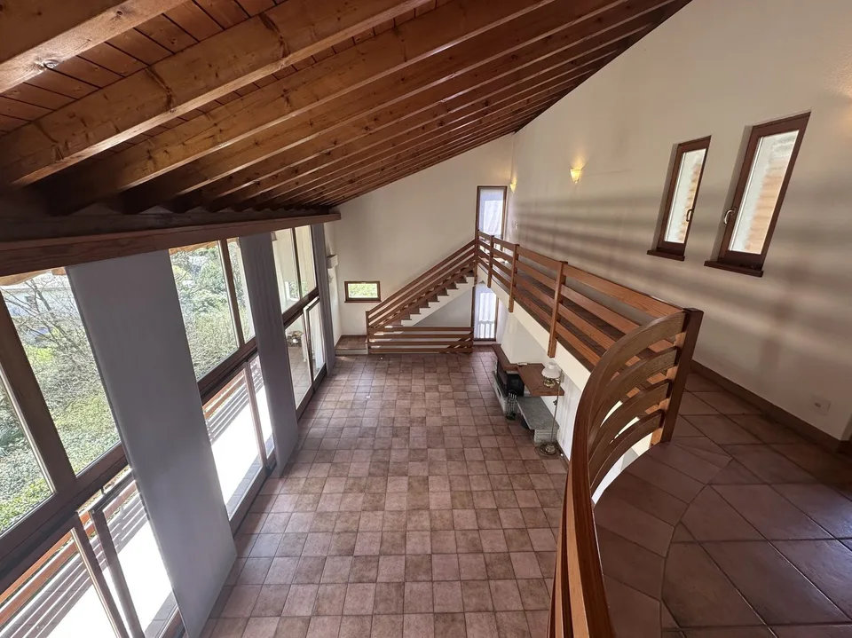 SPETTACOLARE ED AMPIA CASA GEMELLA A CADRO