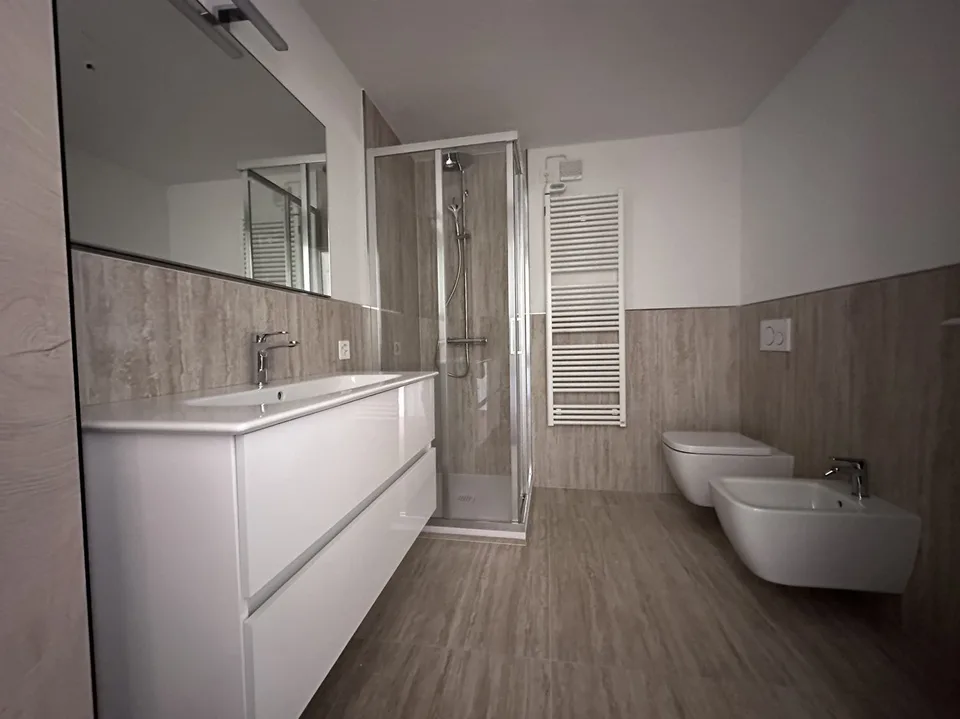 IMPERDIBILE ATTICO 4.5 CON PISCINA E VISTA PANORAMICA