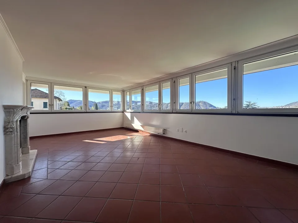 IMPERDIBILE ATTICO 4.5 CON PISCINA E VISTA PANORAMICA
