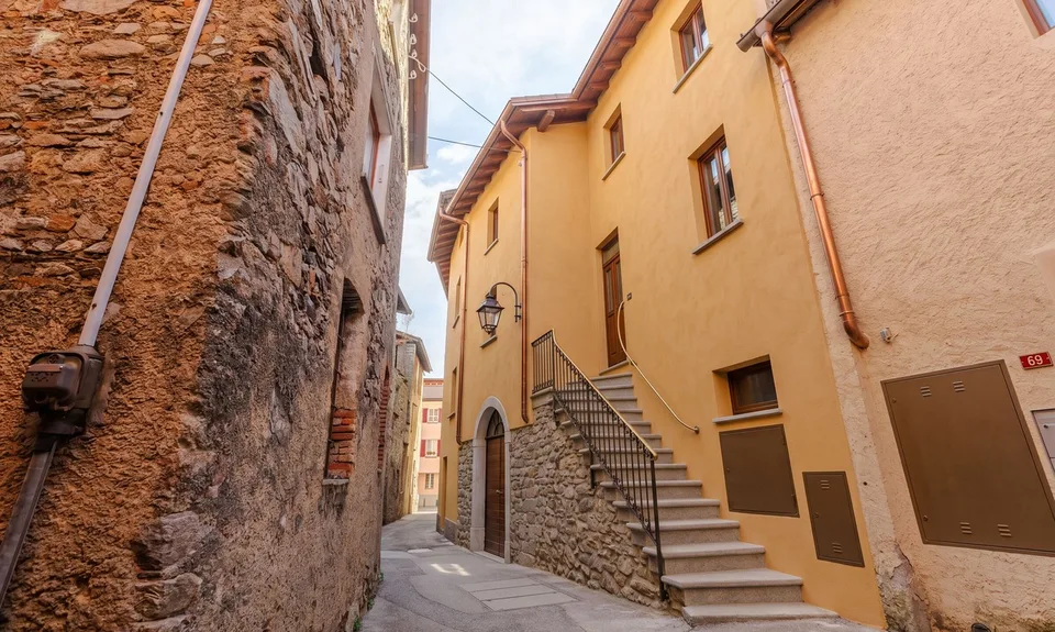 Maison à rénover avec terrasse et terrain à Capriasca