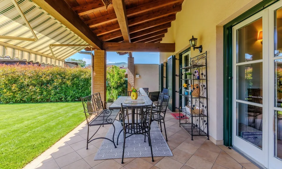 Magnificent 5.5-room house with garden in Genestrerio