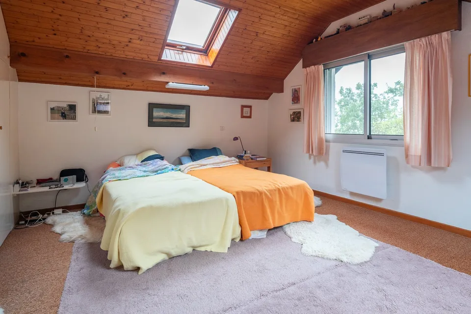 Zu Verkaufen: Familienhaus 200 m² mit Bergblick und Swimmingpool