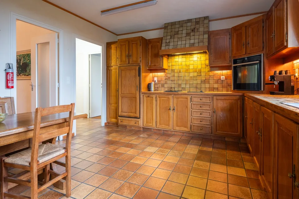 Zu Verkaufen: Familienhaus 200 m² mit Bergblick und Swimmingpool