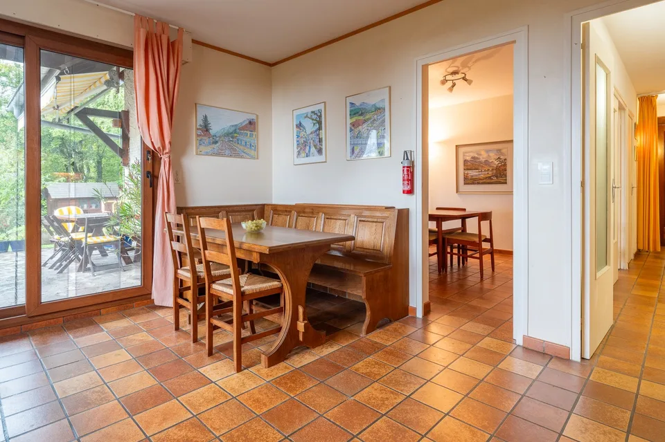 Zu Verkaufen: Familienhaus 200 m² mit Bergblick und Swimmingpool