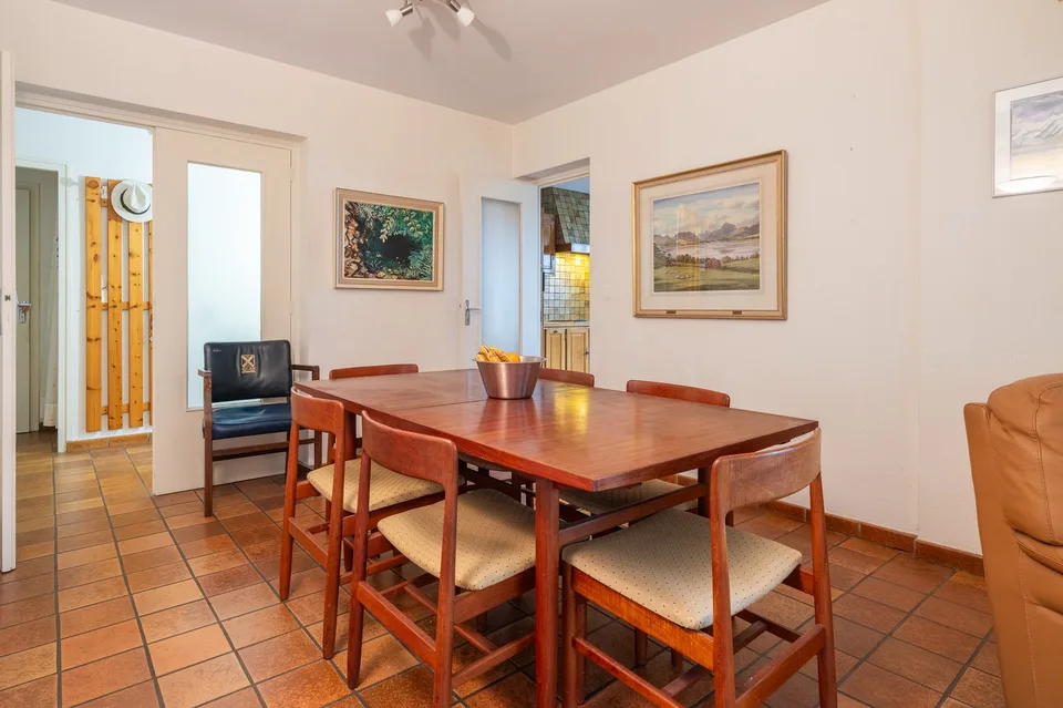 Zu Verkaufen: Familienhaus 200 m² mit Bergblick und Swimmingpool