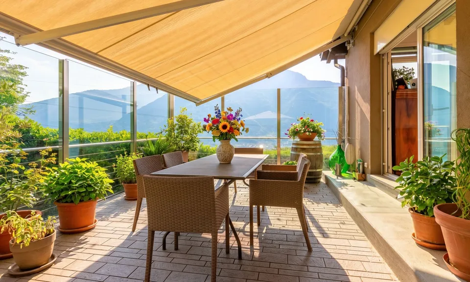 VILLA 5.5 ROOMS RENOVATED WITH OPEN LAKE VIEW IN CAPOLAGO