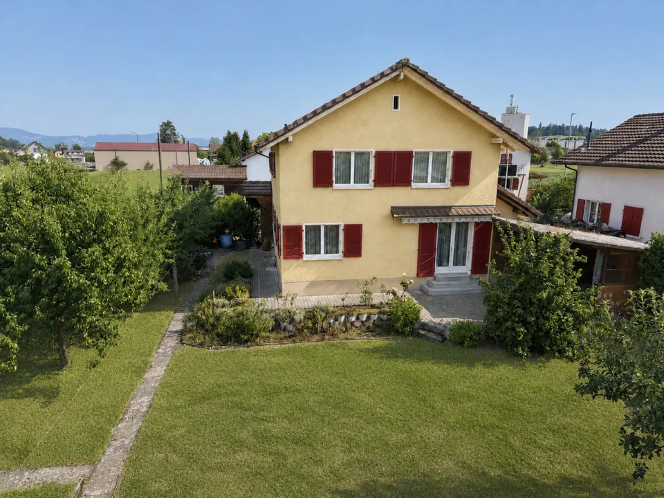 An bester, unverbaubarer & ruhiger Lage - Einfamilienhaus mit Ausbaupotenzial für 1 weiteres Zimmer