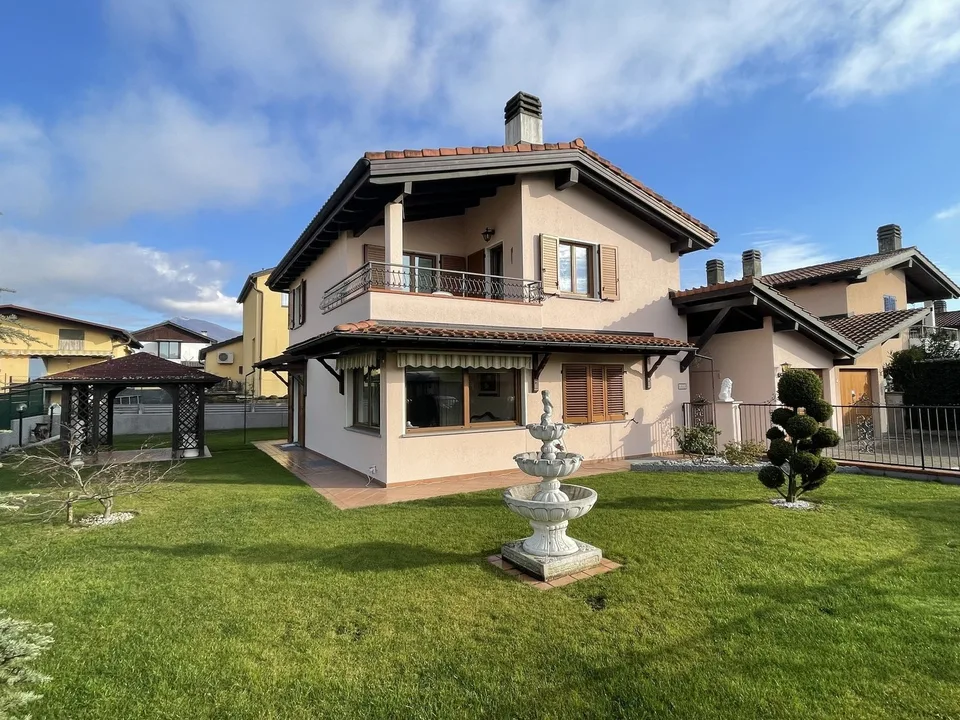 Belle maison unifamiliale 4.5 avec jardin soigné
