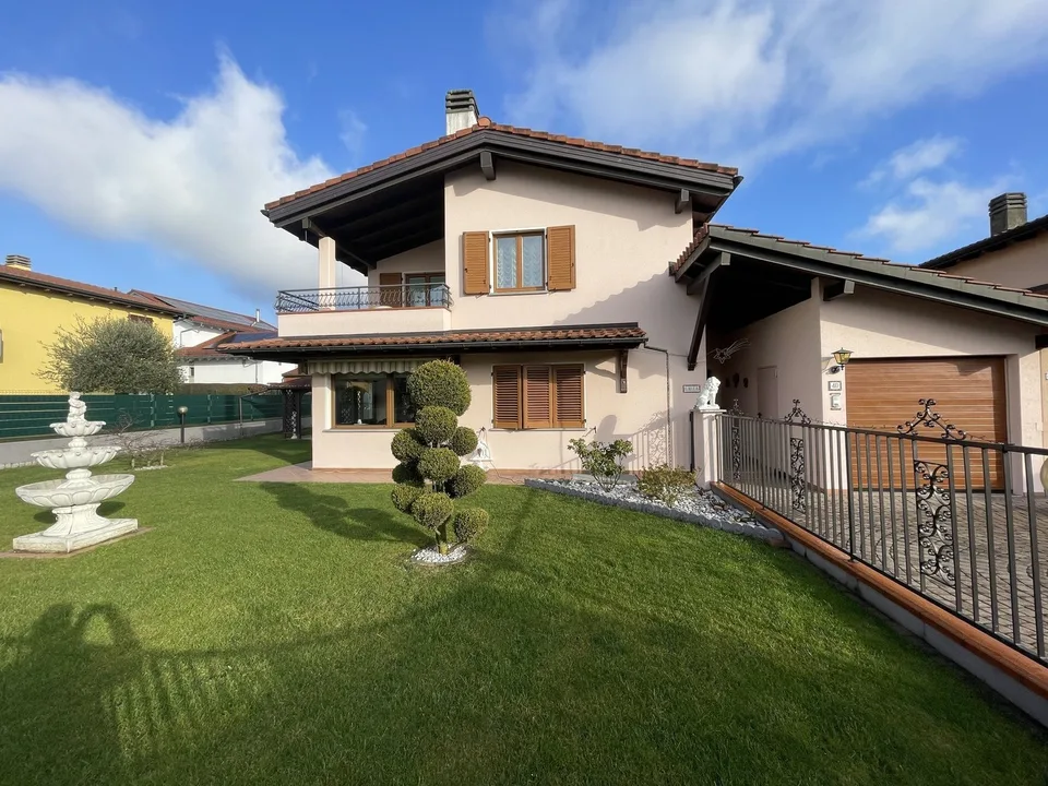 Belle maison unifamiliale 4.5 avec jardin soigné