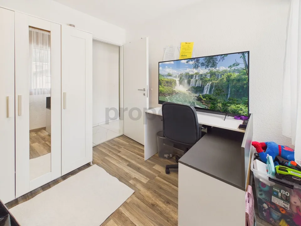 Spacious 4.5 rooms - apartment with balcony, Saxon
