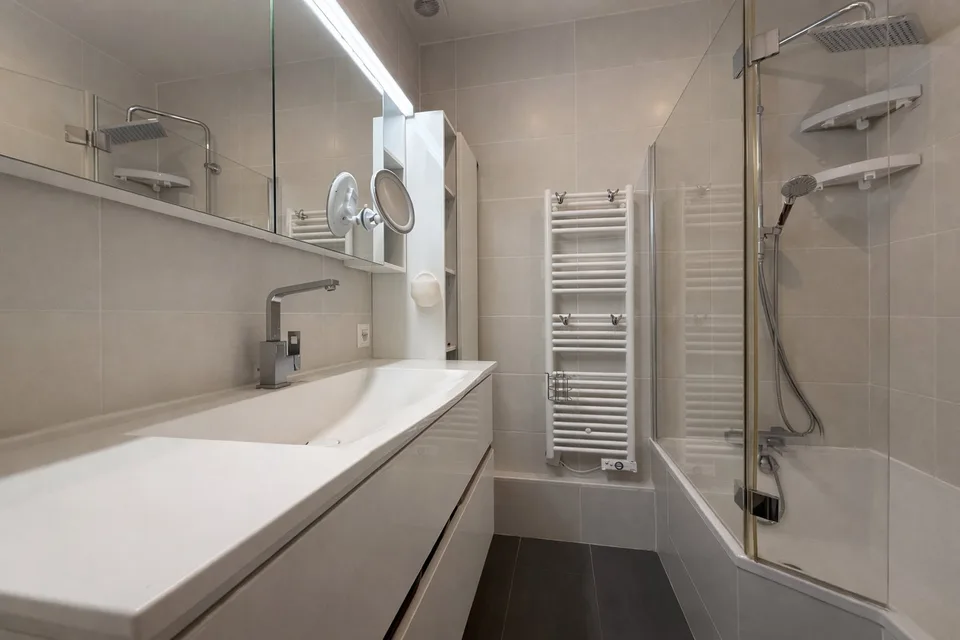 5-room family house, 105 m² Carrez, large terrace, converted garage, parking, school 5 minutes away
