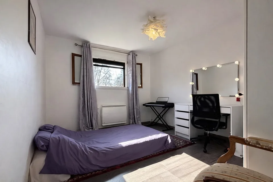 5-room family house, 105 m² Carrez, large terrace, converted garage, parking, school 5 minutes away
