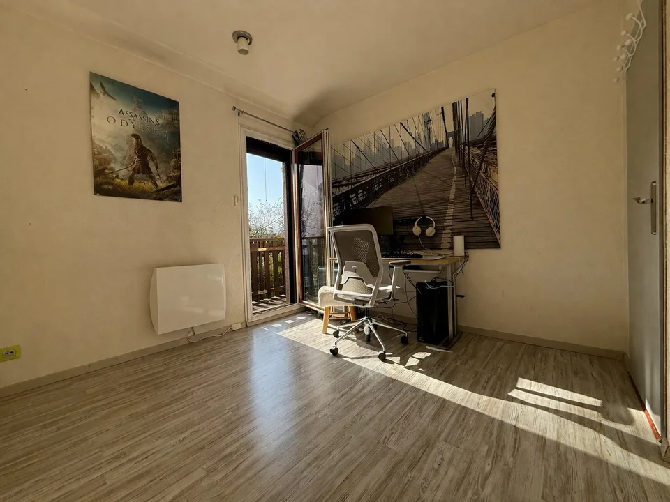5-room family house, 105 m² Carrez, large terrace, converted garage, parking, school 5 minutes away