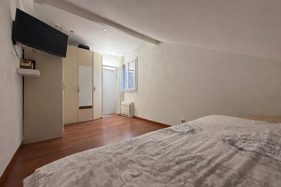 5-room family house, 105 m² Carrez, large terrace, converted garage, parking, school 5 minutes away
