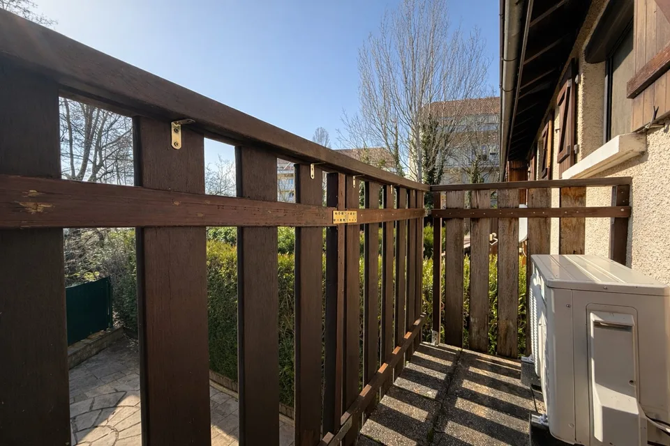 5-room family house, 105 m² Carrez, large terrace, converted garage, parking, school 5 minutes away