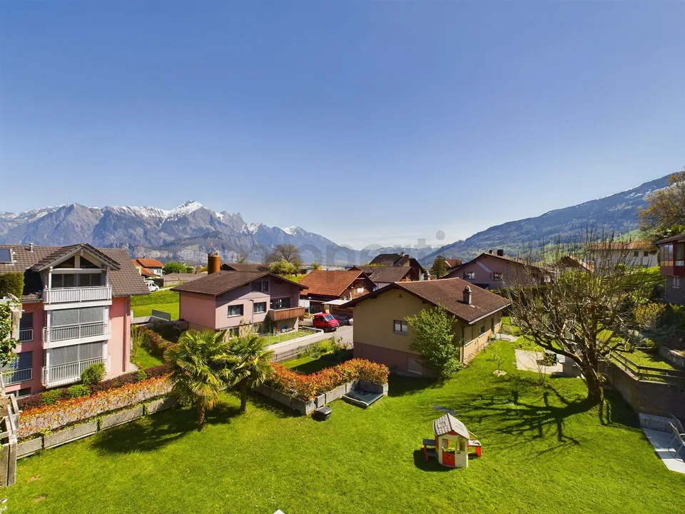 Spacious 5.5-room attic apartment in Mels