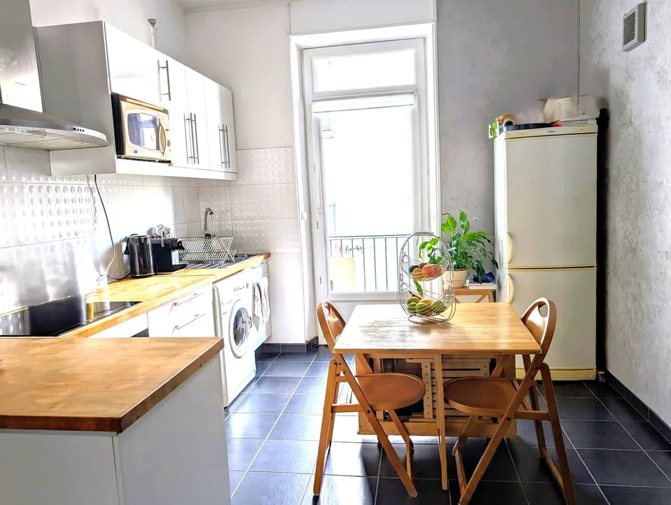 Grenoble Zentrum, renoviertes T2 mit 44m2, Balkon und Keller