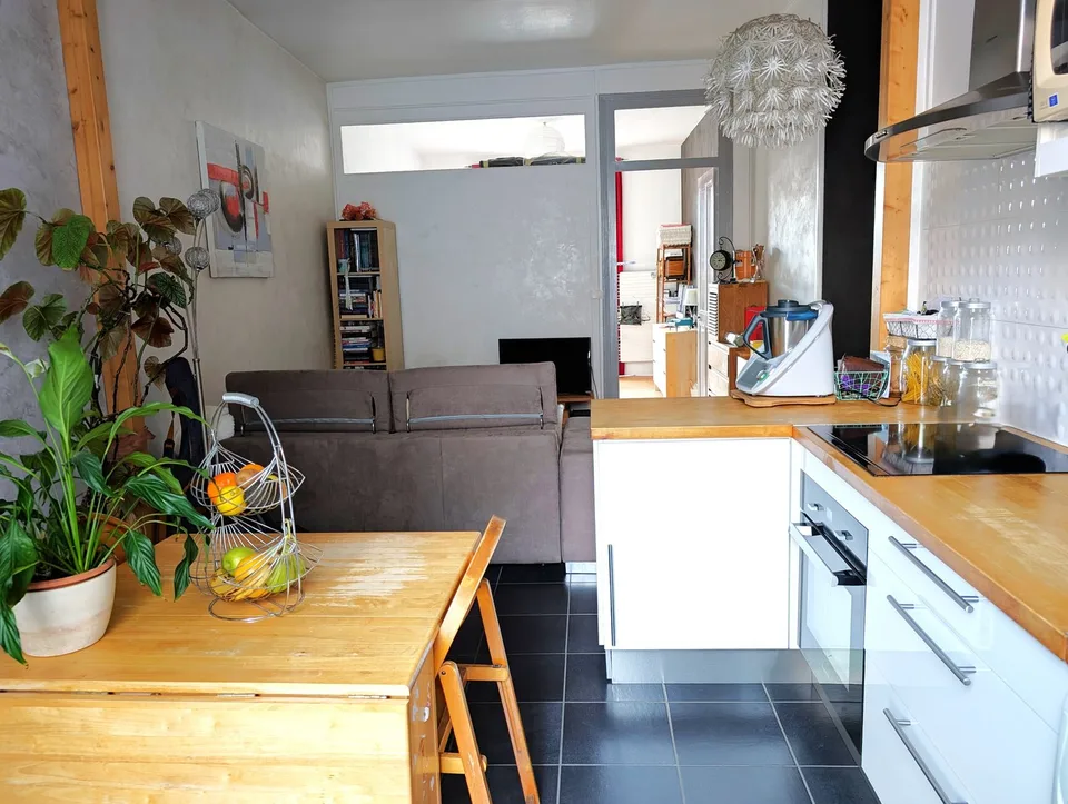 Grenoble Zentrum, renoviertes T2 mit 44m2, Balkon und Keller
