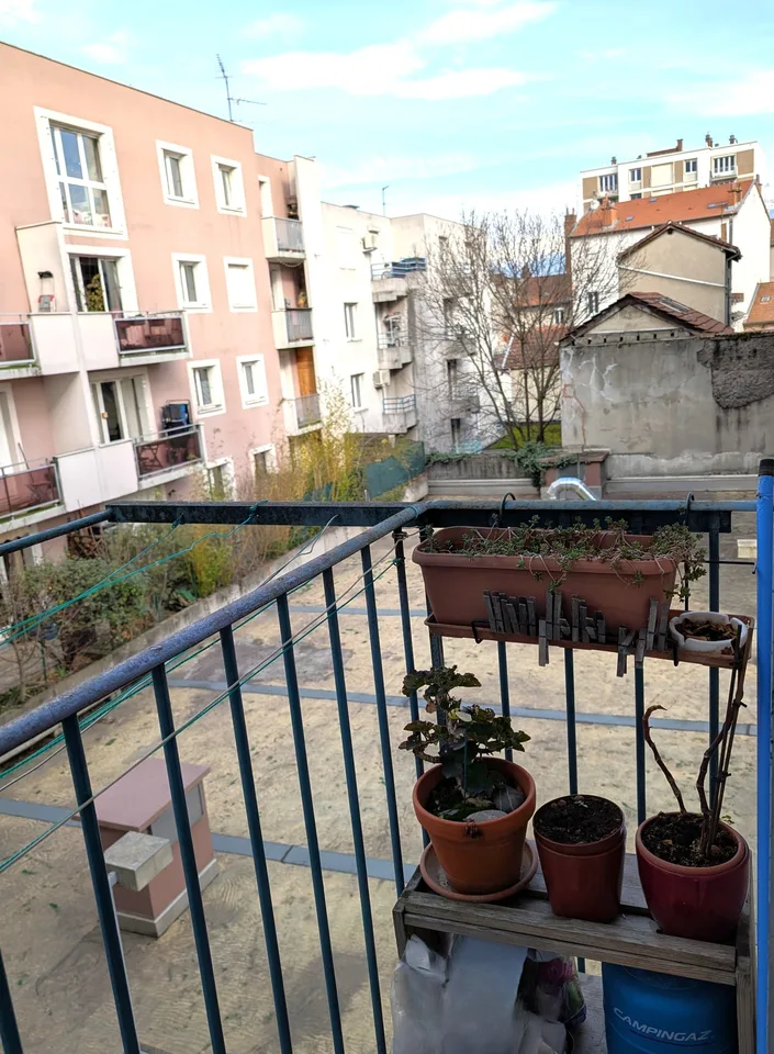 Grenoble Zentrum, renoviertes T2 mit 44m2, Balkon und Keller