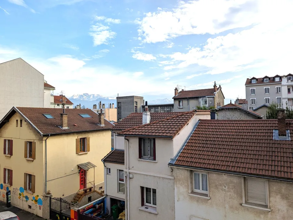 Grenoble Zentrum, renoviertes T2 mit 44m2, Balkon und Keller