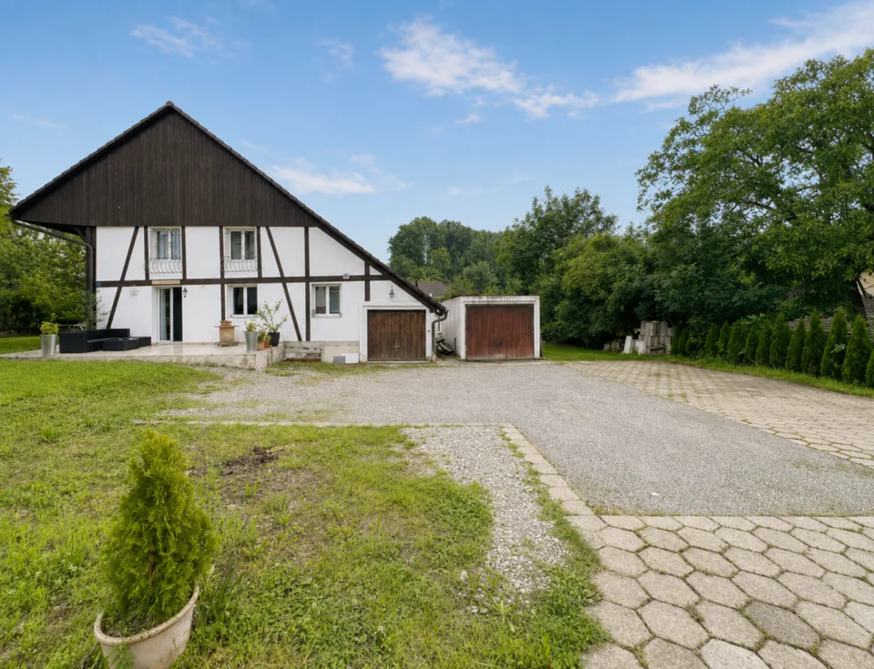 Bijou mit ausgebauter und fertiggestellter Wohnung