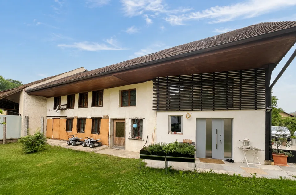 Bijou mit ausgebauter und fertiggestellter Wohnung