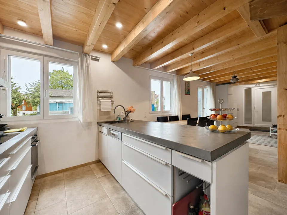 Bijou mit ausgebauter und fertiggestellter Wohnung