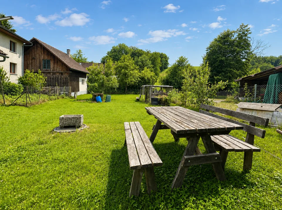Bijou mit ausgebauter und fertiggestellter Wohnung
