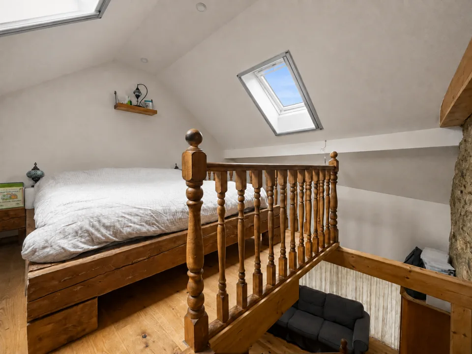 Bijou mit ausgebauter und fertiggestellter Wohnung