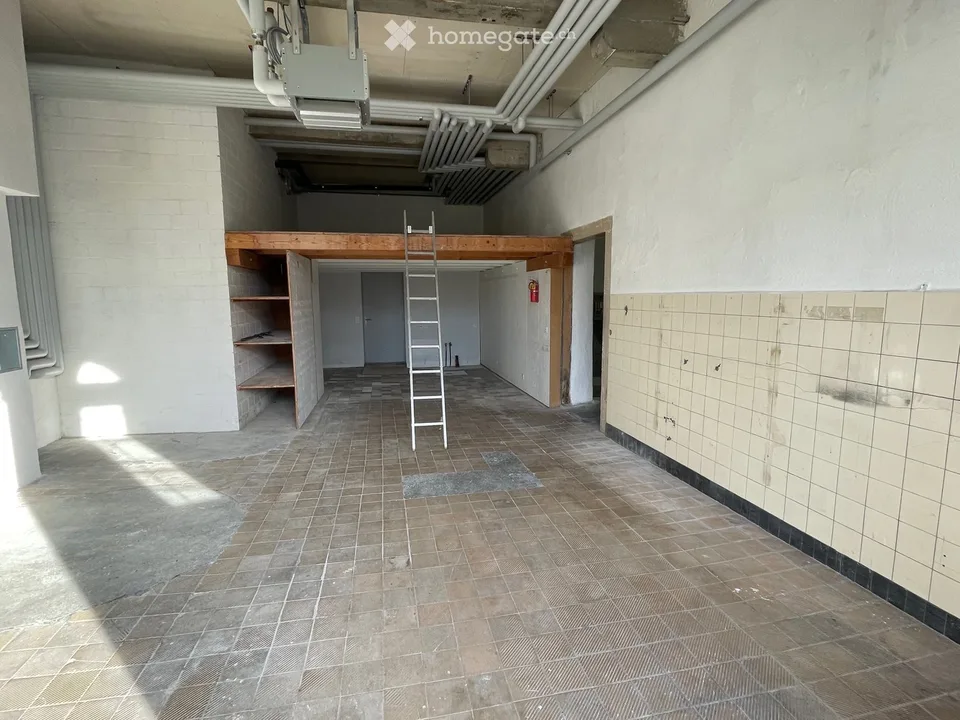 Local commercial charmant dans un bâtiment historique – Rifferswil