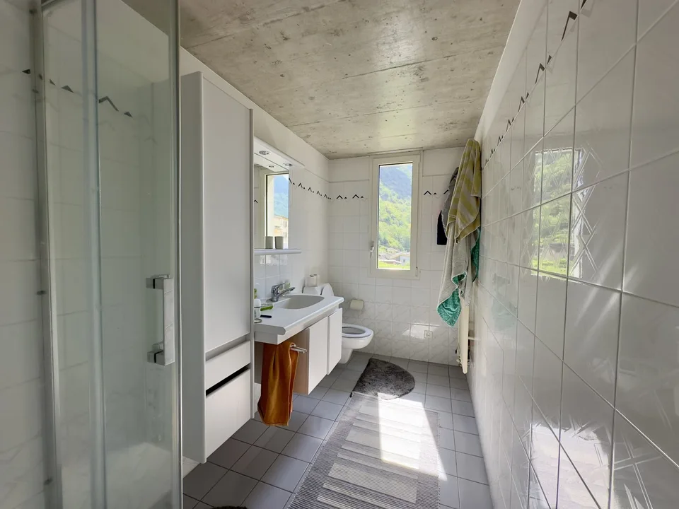 Maison moderne de 7 pièces avec grand jardin à Giornico