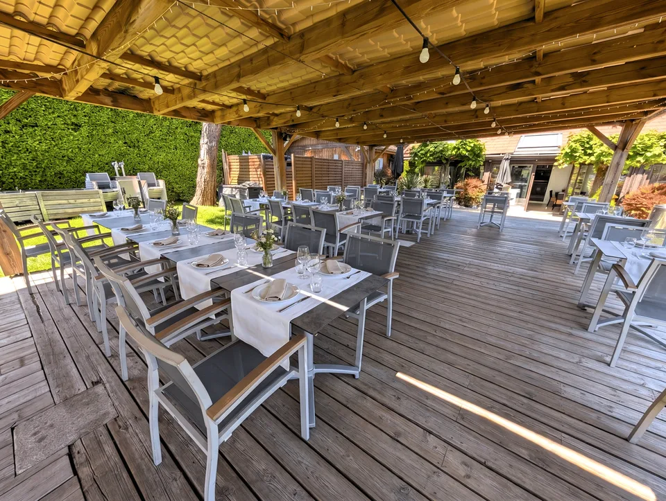 Restaurant Bar Catering -- Guinguette setting by the lake -- 350 m² -- Greater Annecy (74)