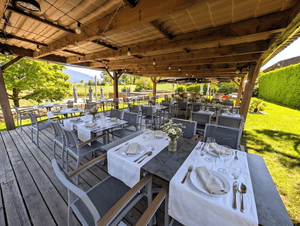 Restaurant Bar Catering -- Guinguette setting by the lake -- 350 m² -- Greater Annecy (74)