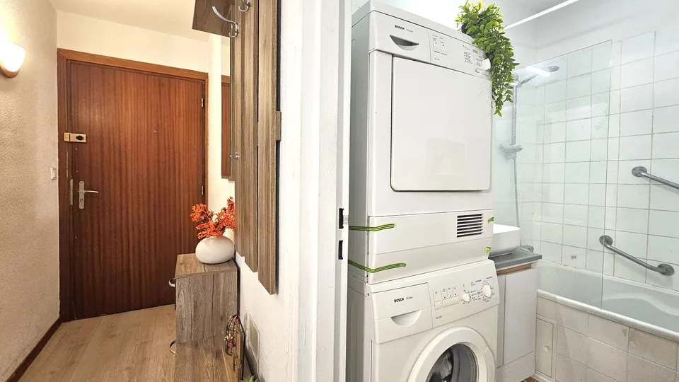 Ferney, T3 en attique 65,5 m² avec parking et cave
