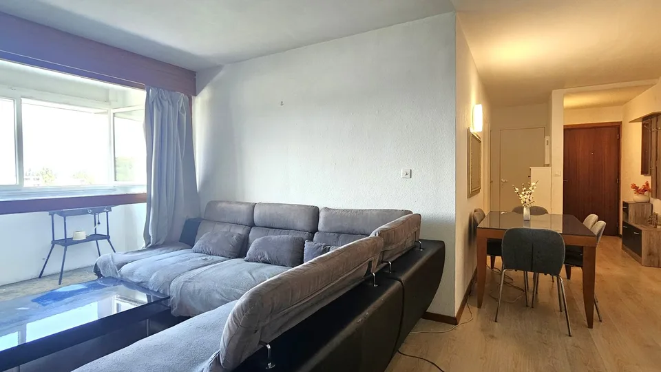 Ferney, T3 en attique 65,5 m² avec parking et cave