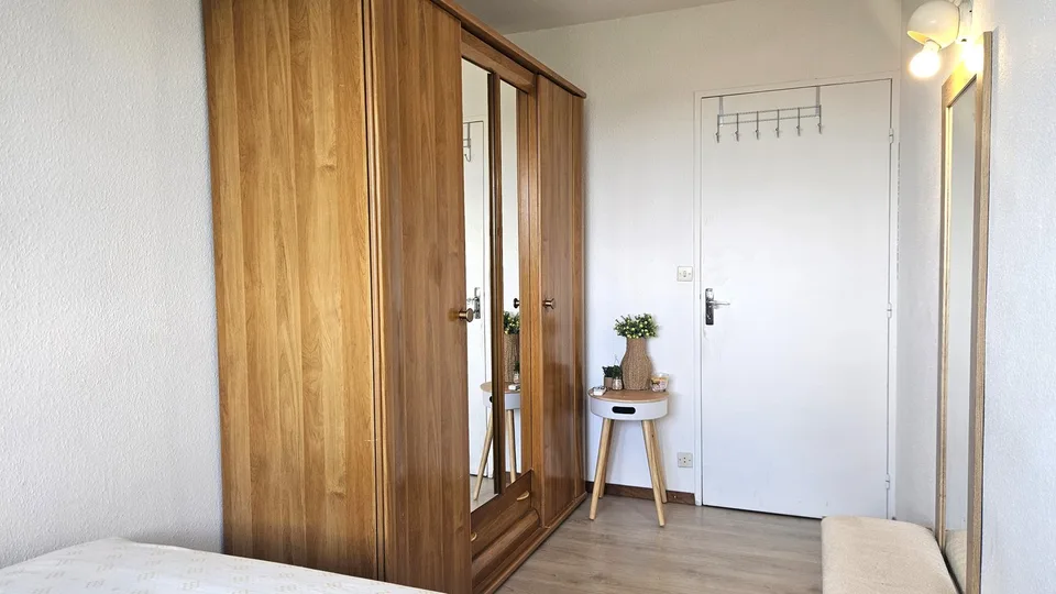 Ferney, T3 en attique 65,5 m² avec parking et cave
