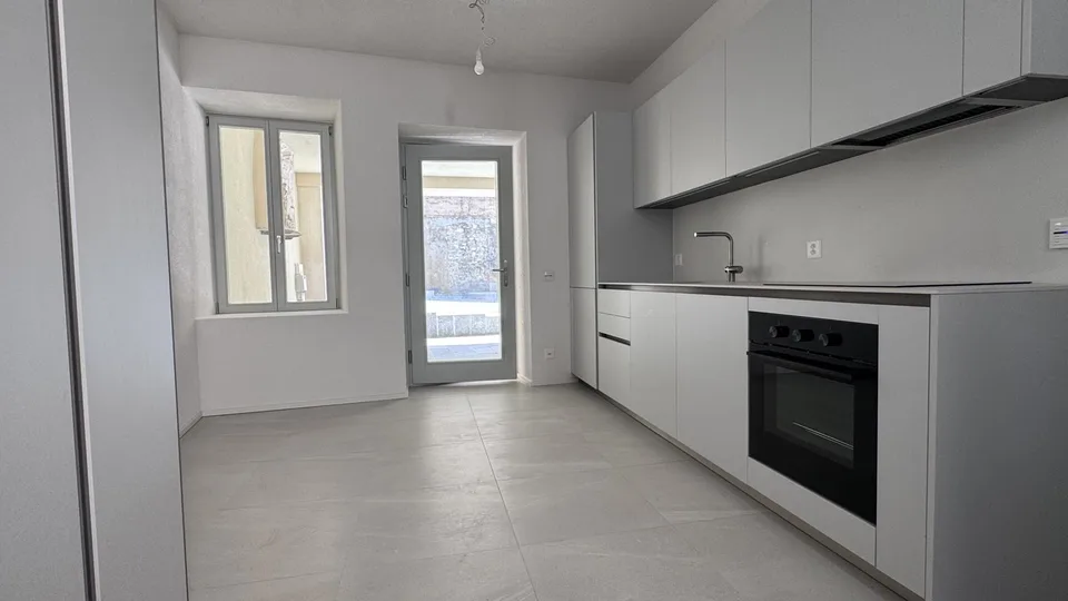ELEGANTE APPARTAMENTO 2.5 LOCALI IN CENTRO A MENDRISIO