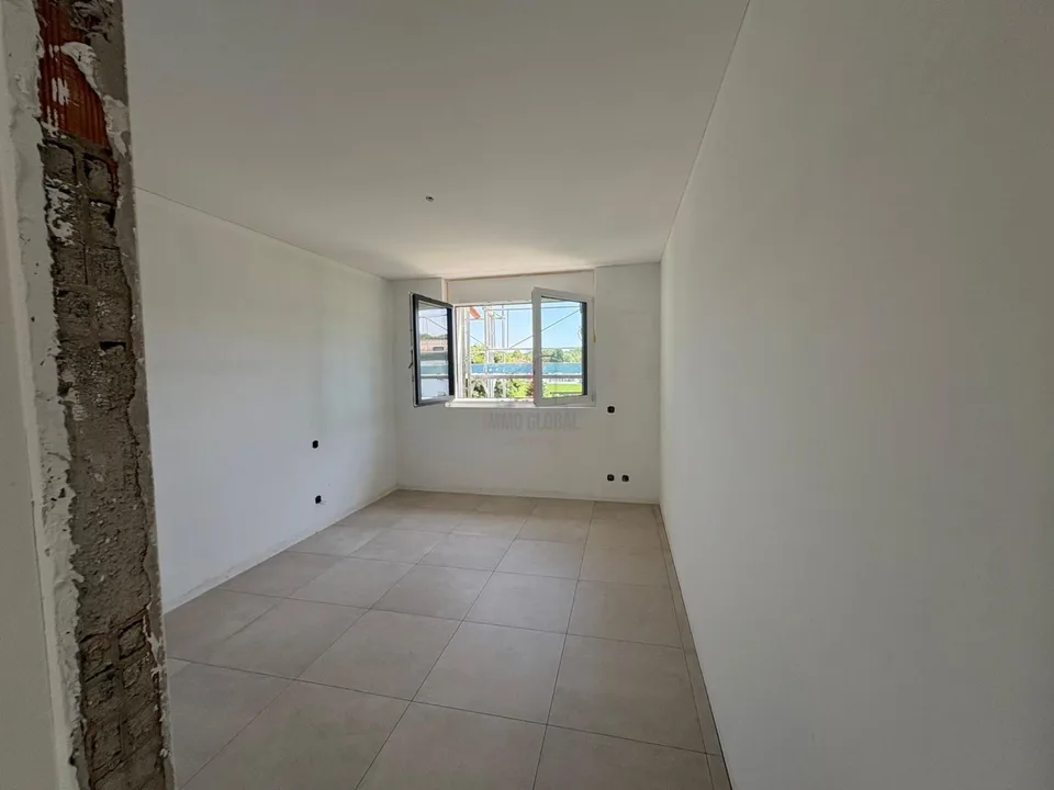 RéDUCTION DE PRIX - VOTRE NOUVELLE MAISON EST PRESQUE PRÊTE
