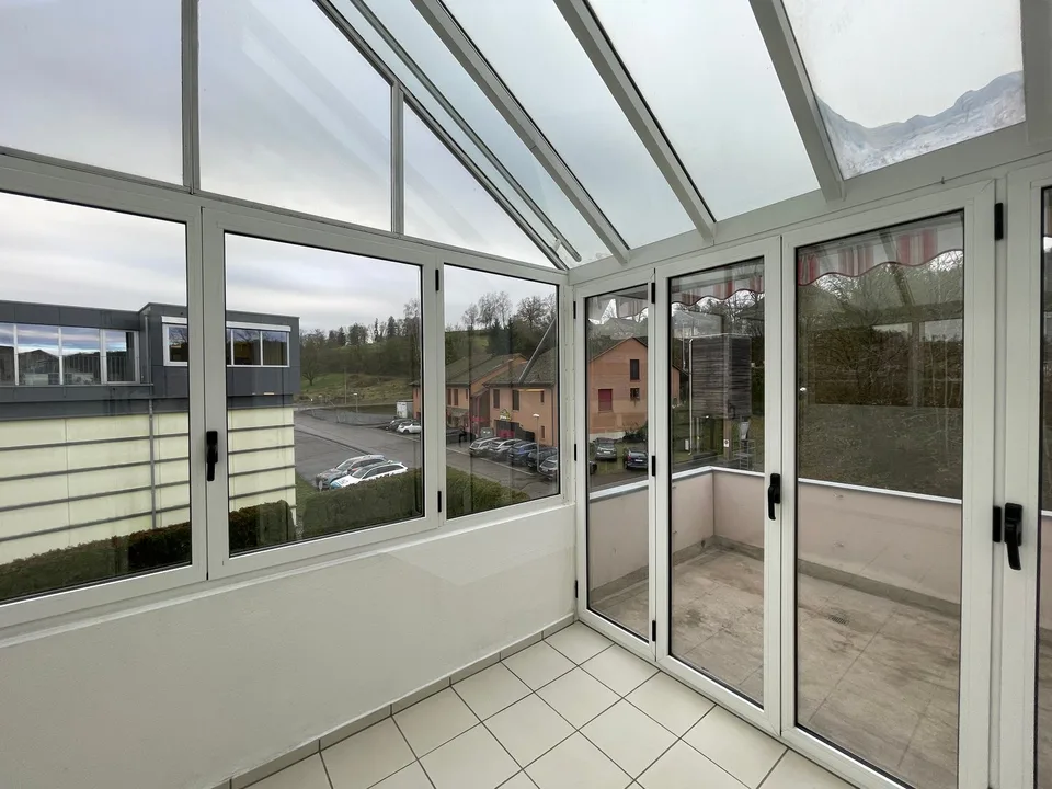 Charmante 3.5-Zimmer-Dachwohnung mit Galerie und Cheminée