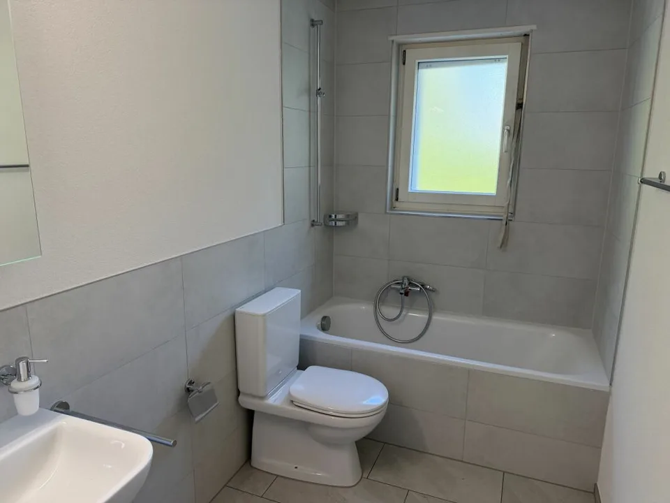 Neu sanierte 4-Zimmer Gartenwohnung, Zollikerberg