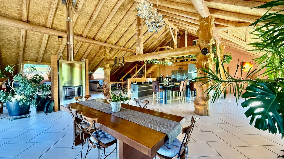 Maison de 303 m² sur 1300 m² à Mijoux